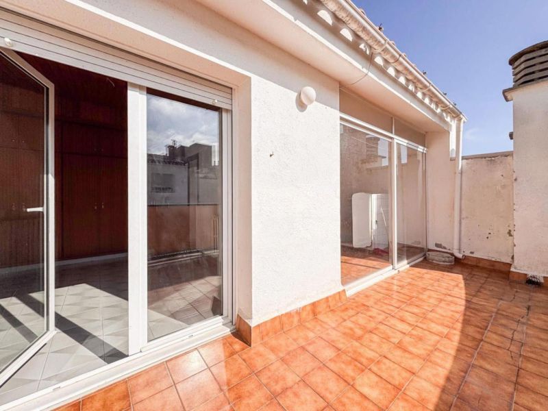 Продается 3к дом 162 м² в 5 минутах от пляжа, Бланес, Центр