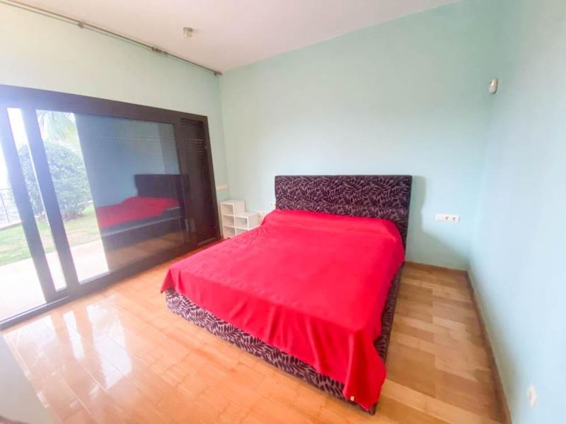 Элегантная вилла с видом на море.