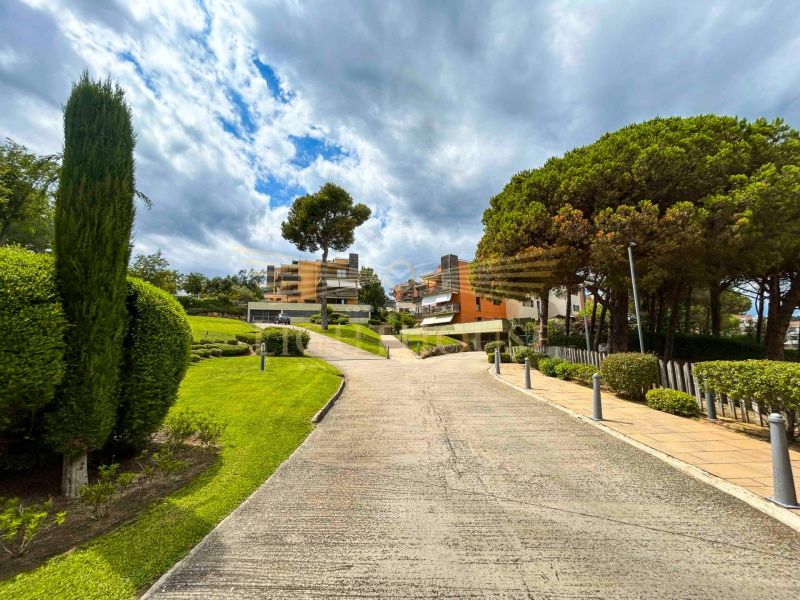 Продается парковочное место 18 м² в общем гараже, Sa Boadella, Lloret de Mar