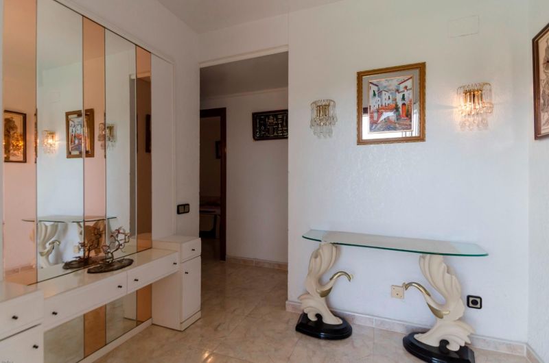 Просторная вилла с 7 спальнями и туристической лицензией недалеко от пляжа