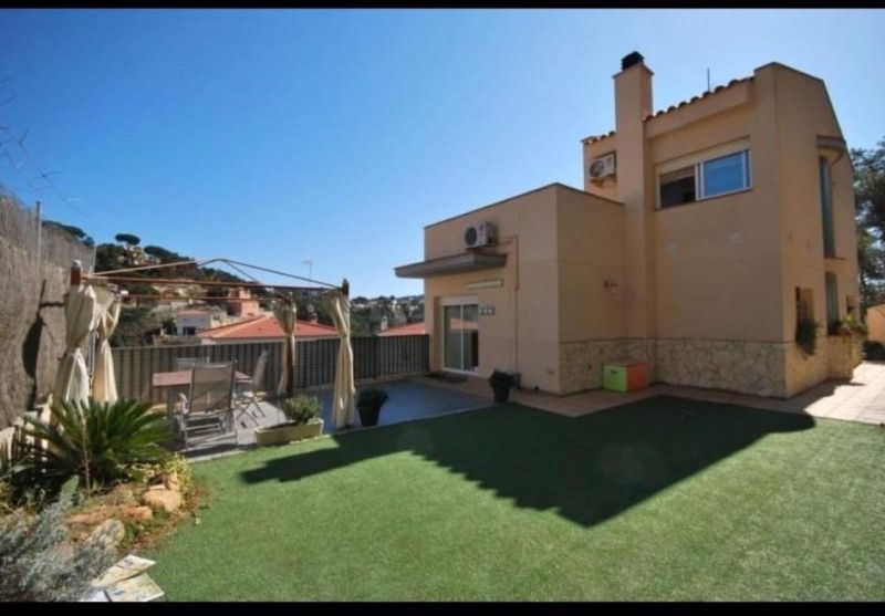 Продается вилла 192 м² с бассейном в Видререс