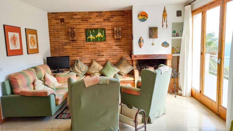 Вилла с видом на море в частном секторе Santa Maria de Llorell.