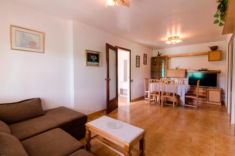 Просторная вилла с 7 спальнями и туристической лицензией недалеко от пляжа