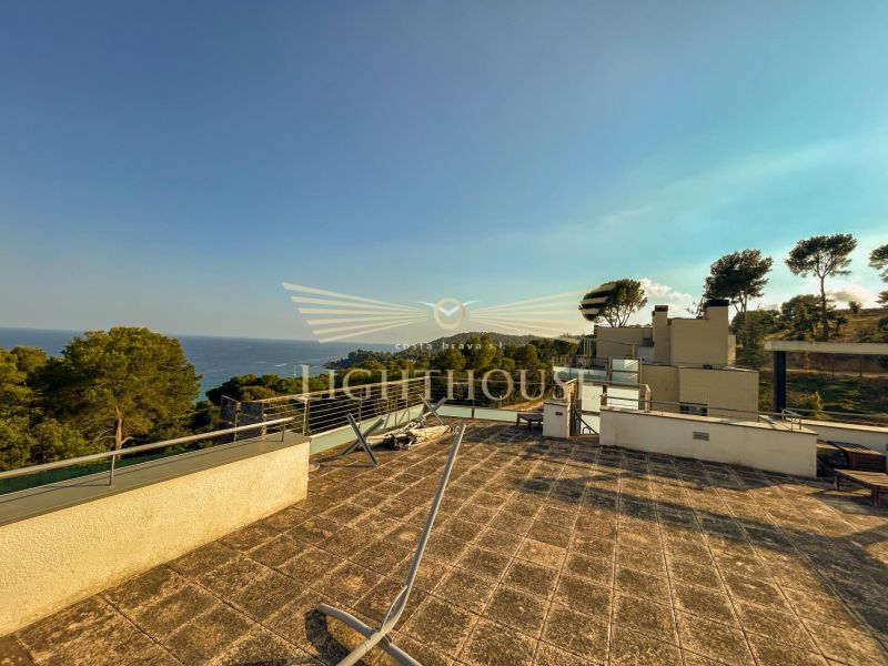 Эксклюзивный Пентхаус в Районе Фенальс с Частным Соларием и Видом на Море