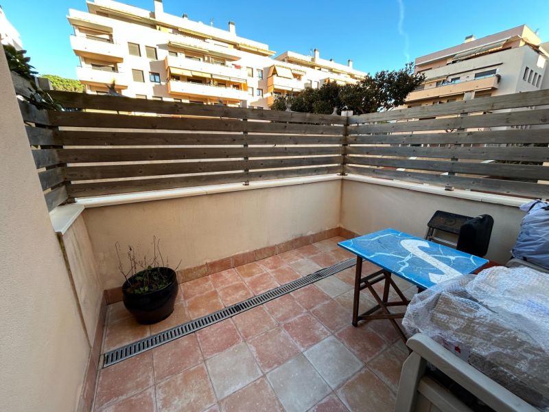 Отличная квартира на нижнем этаже в районе Фенальс