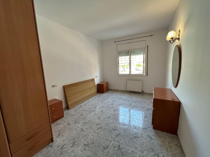 Уникальная возможность в районе Фенальс! Просторная квартира в нескольких шагах от моря