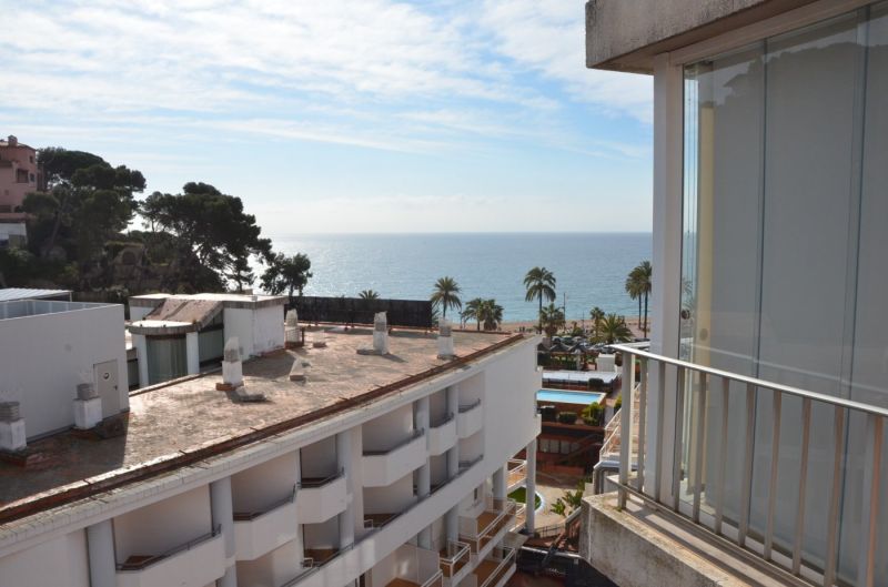 Продажа четырехкомнатных апартаментов с турристической лицензией в 200 метрах от пляжа.