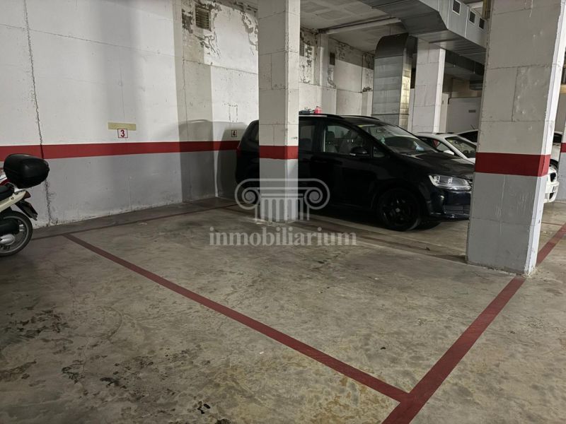Parking en venta en Calle Plató