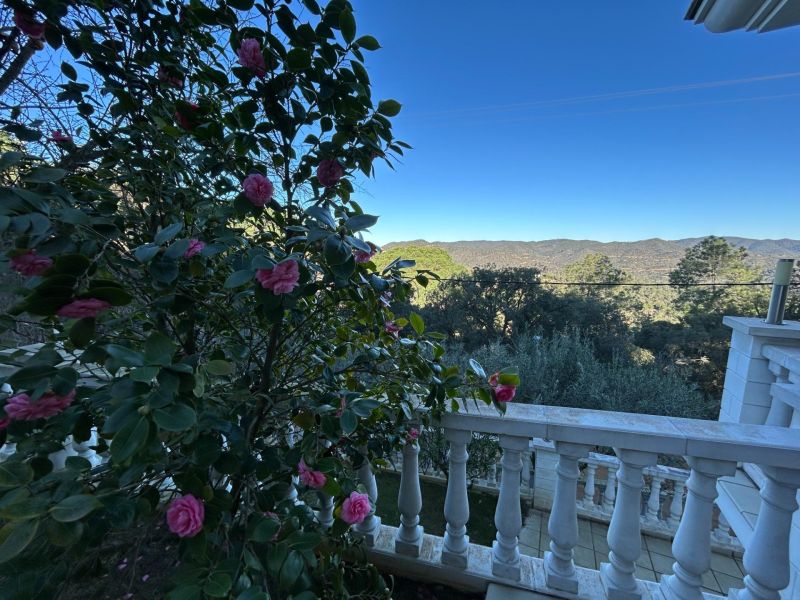 Просторный дом с великолепным видом на горы