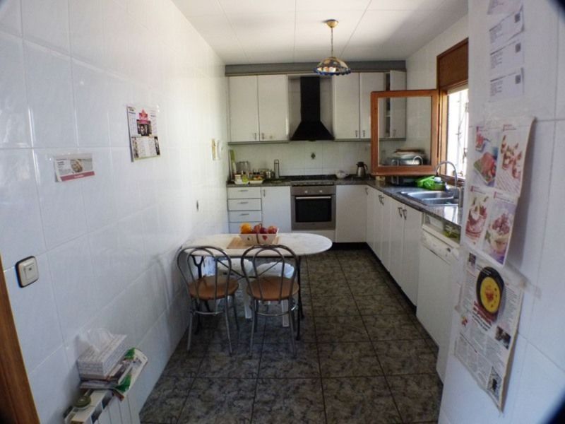 Продается 5к дом 219 м², участок 742 м² с видом на море и горы в Льорет-де-Мар