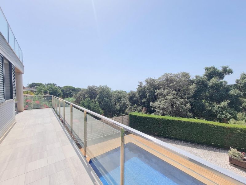 Продается 3к резиденция 245 м², участок 450 м² с видом на море и горы в Ла Монтгода, в Льорет-де-Мар