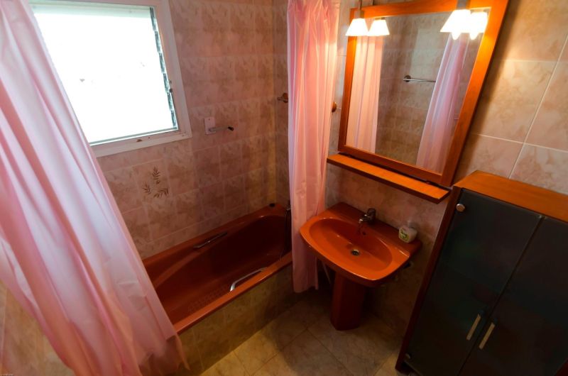 Просторная вилла с 7 спальнями и туристической лицензией недалеко от пляжа