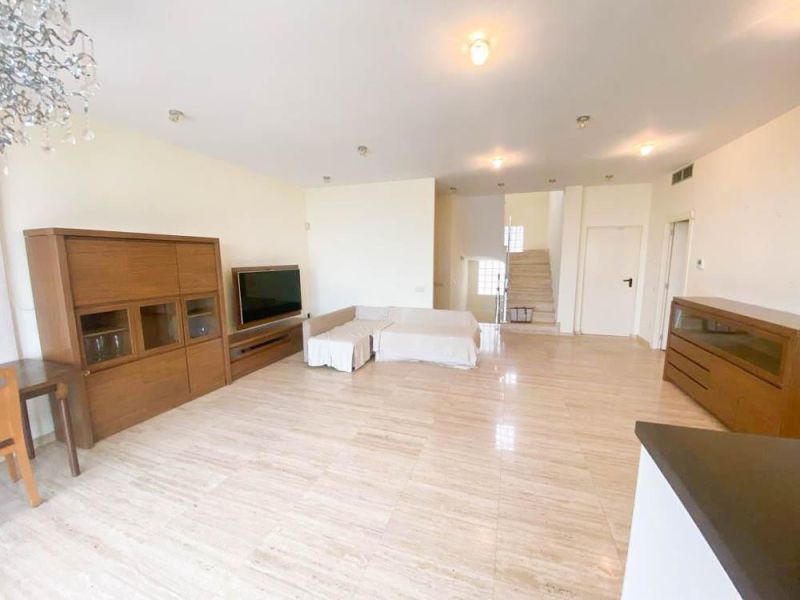 Элегантная вилла с видом на море.