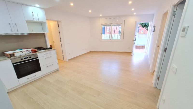 Продается дом 90 м², участок 192 м² в Бланес