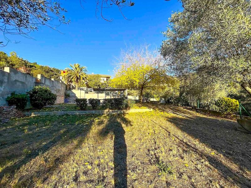 Продается участок 750 м² в Los Pinares, Льорет-де-Мар