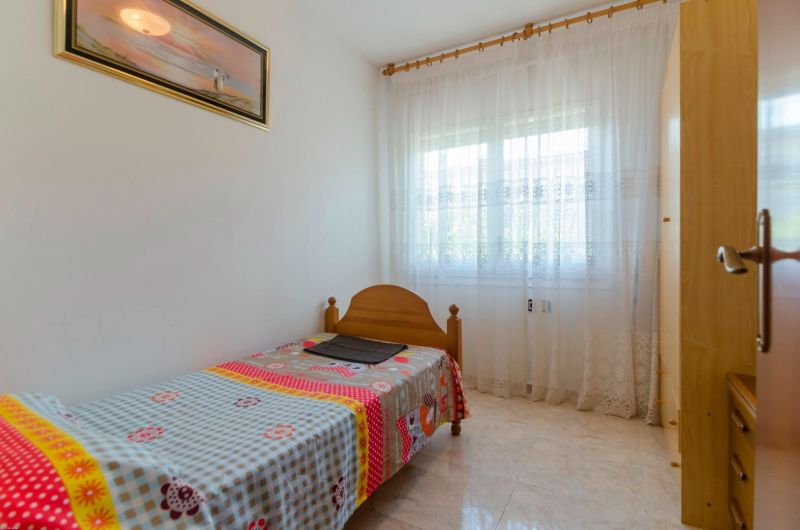 Просторная вилла с 7 спальнями и туристической лицензией недалеко от пляжа