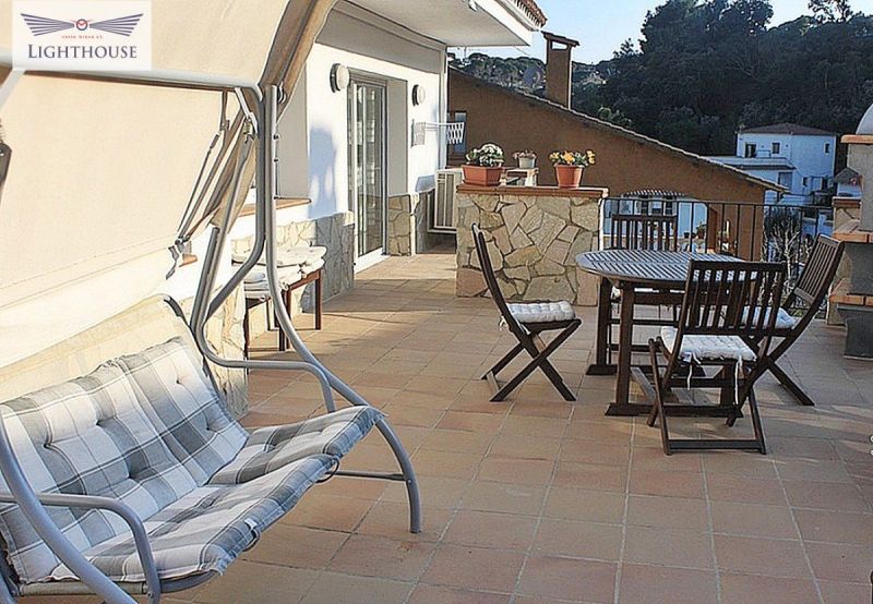 Большой дом с лицензией для туристической аренды вблизи пляжа Кала Канеес.