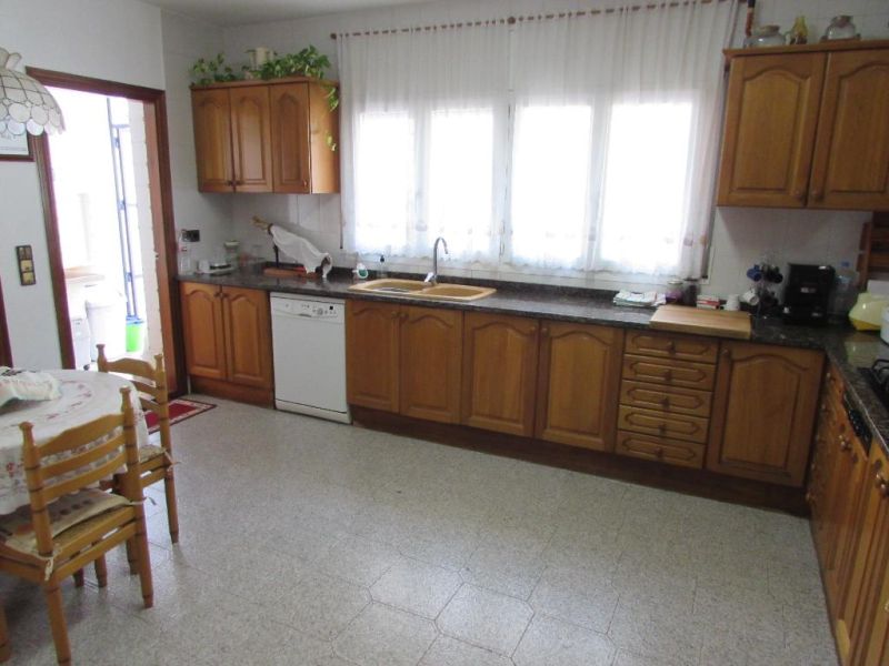 Продается большая вилла 433 м² в районе Sant Joan с видом на море, Blanes