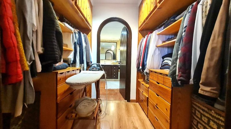 Продается 3к дуплекс 120 м² с террасой, садом и камином в Бланес