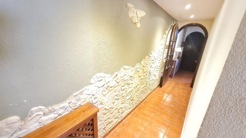 Продается 3к дуплекс 120 м² с террасой, садом и камином в Бланес