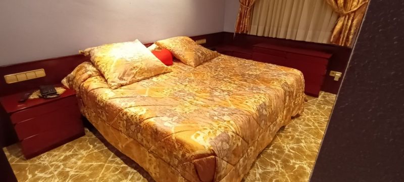 Продажа четырехкомнатных апартаментов с турристической лицензией в 200 метрах от пляжа.