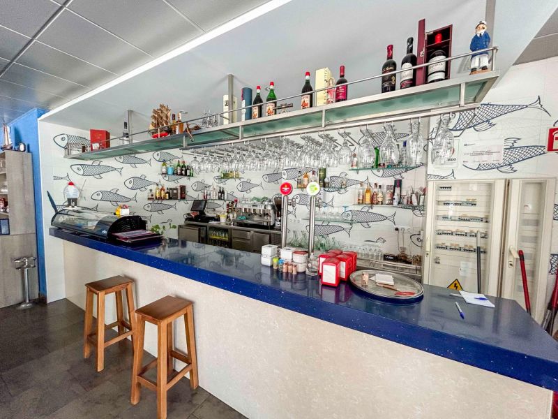 Уютный ресторан, расположенный в престижном районе города.