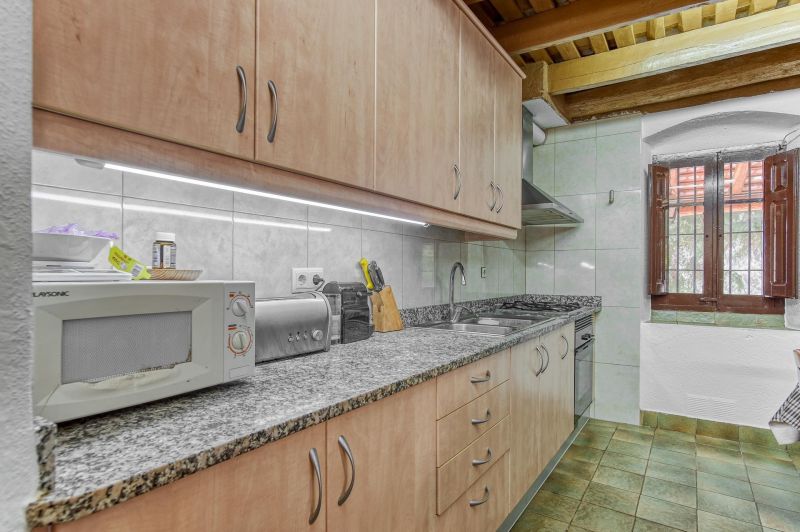 Продается 8к дом 537 м², участок 480000 м² в Тордера