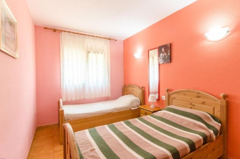 Большой дом с 8 спальнями, туристической лицензией и частным бассейном