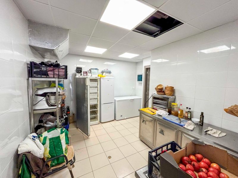 Уютный ресторан, расположенный в престижном районе города.