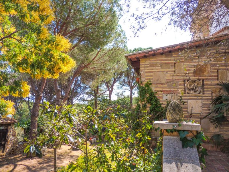 Вилла 254 м² с туристической лицензией в La Montgoda, Lloret de Mar