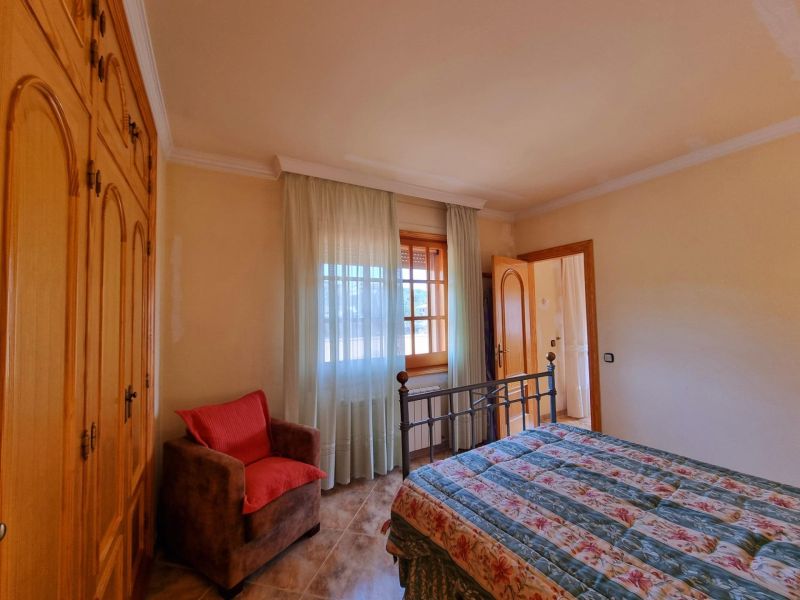 Продается 4к вилла 326 м², участок 1500 м² в урбанизации Лос-Пинарес, Льорет-де-Мар