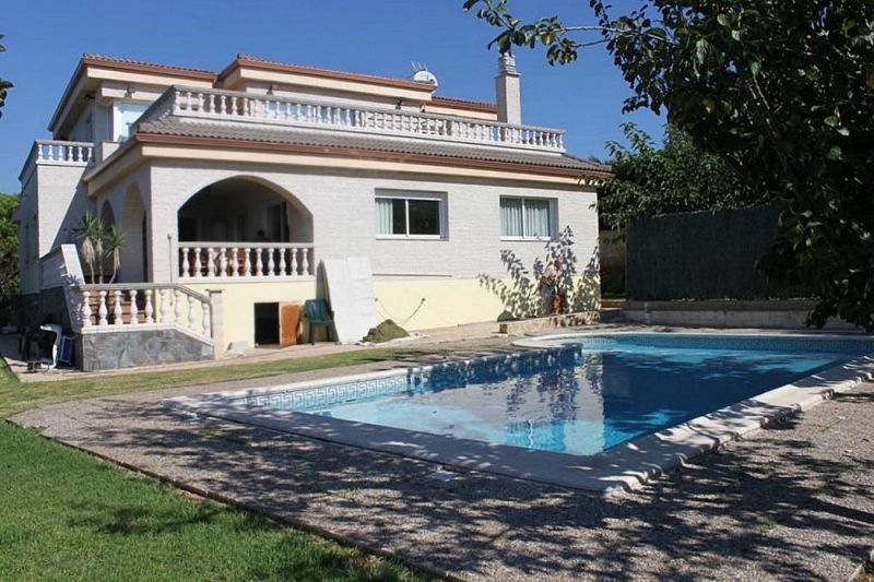 Вилла 395 м² с видом на море в урбанизации Монтгода, Льорет-де-Мар