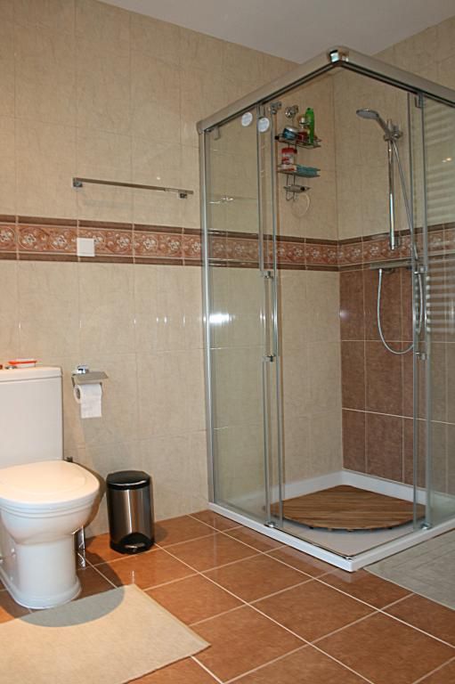 Продется новый дом 450 м² с участком 1500 м² и спортзалом, Бланес