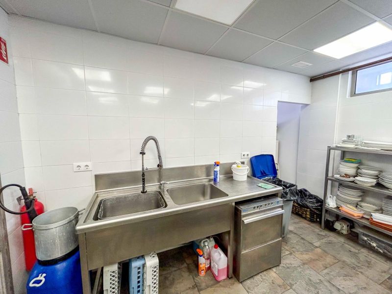 Уютный ресторан, расположенный в престижном районе города.