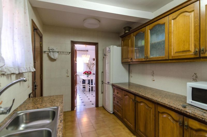 Просторная вилла с 7 спальнями и туристической лицензией недалеко от пляжа