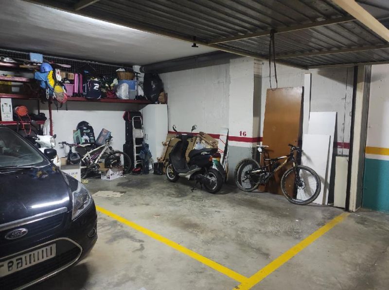 Продается закрытое парковочное место в районе Can Borrell, Blanes