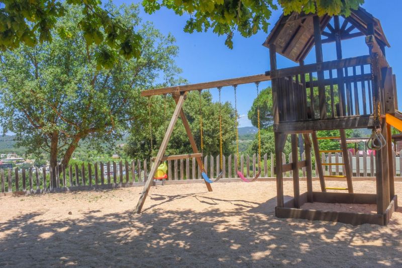 Эксклюзивная квартира с большим частным садом всего в 100 метрах от бухты Кала Са Боаделья