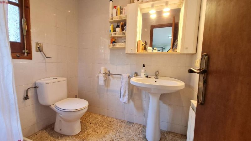 Продается дом 220 м² на 2 этажа в урбанизации Roca Grossa, Льорет-де-Мар