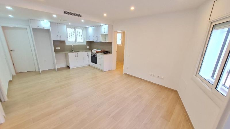 Продается дом 90 м², участок 192 м² в Бланес