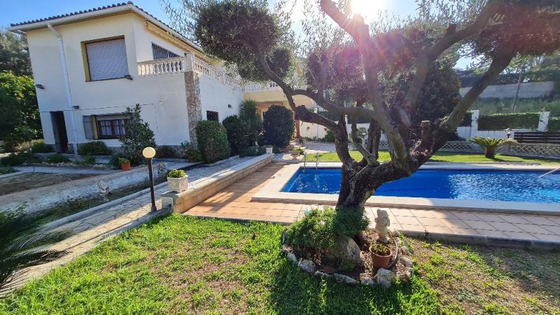 Продается дом 220 м² на 2 этажа в урбанизации Roca Grossa, Льорет-де-Мар