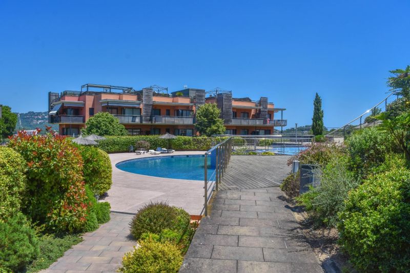 Эксклюзивная квартира с большим частным садом всего в 100 метрах от бухты Кала Са Боаделья