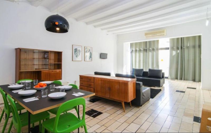 Продается 4к квартира 190 м² с туристической лицензией в Барселоне