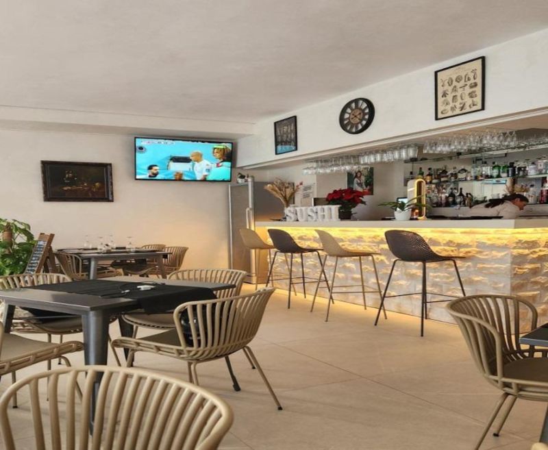 Полность отремонтированный бар -ресторан у пляжа