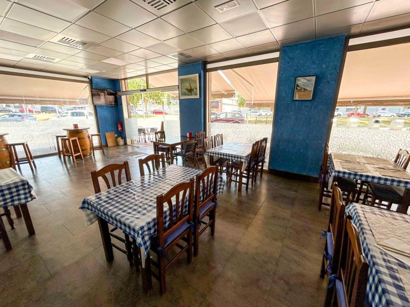 Уютный ресторан, расположенный в престижном районе города.