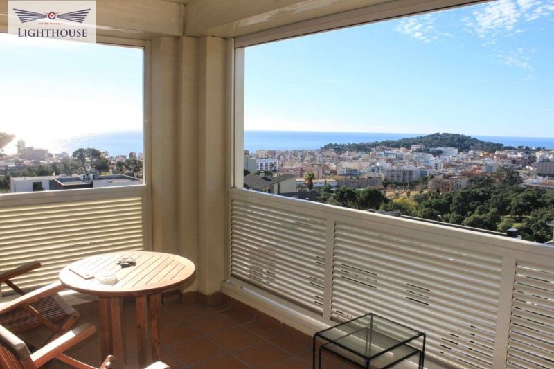 Просторный двухэтажный пентхаус.