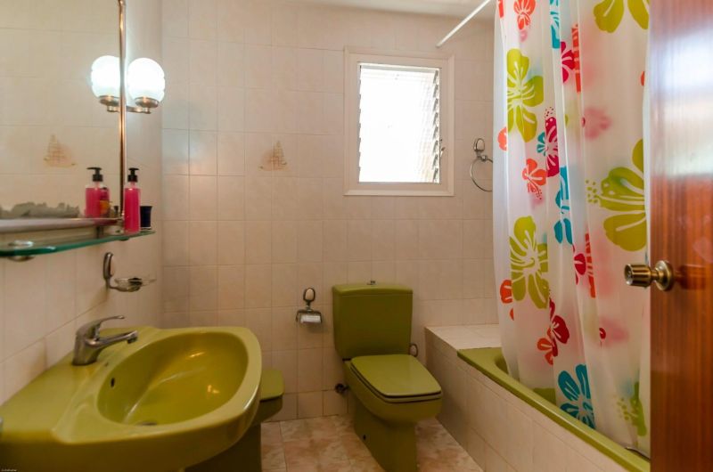 Просторная вилла с 7 спальнями и туристической лицензией недалеко от пляжа