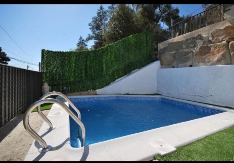 Продается вилла 192 м² с бассейном в Видререс