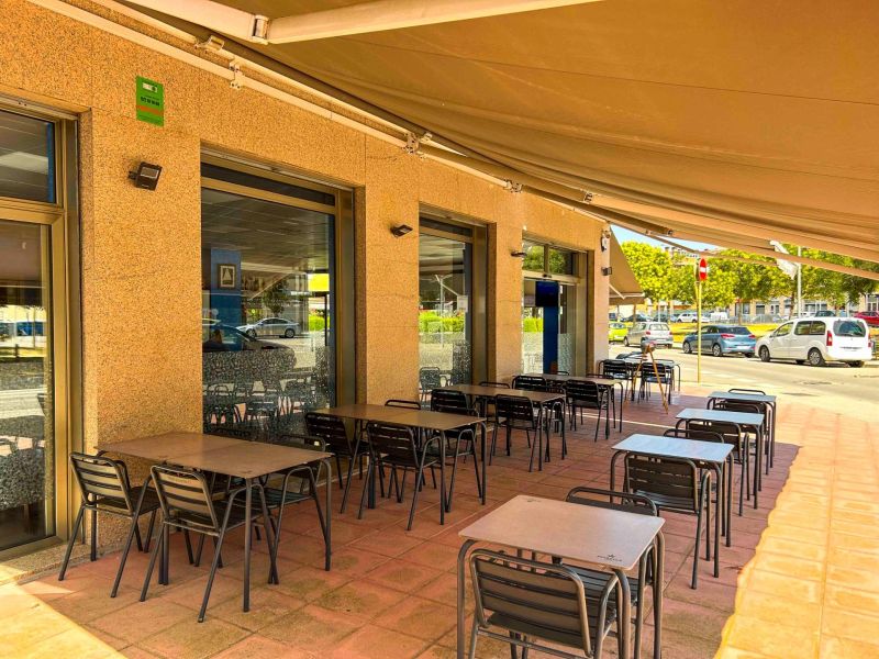 Уютный ресторан, расположенный в престижном районе города.