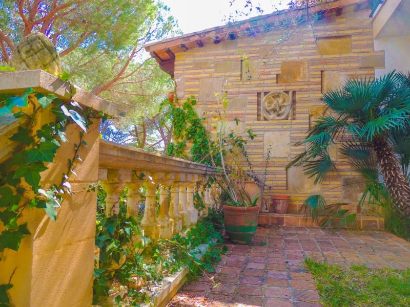 Вилла 254 м² с туристической лицензией в La Montgoda, Lloret de Mar