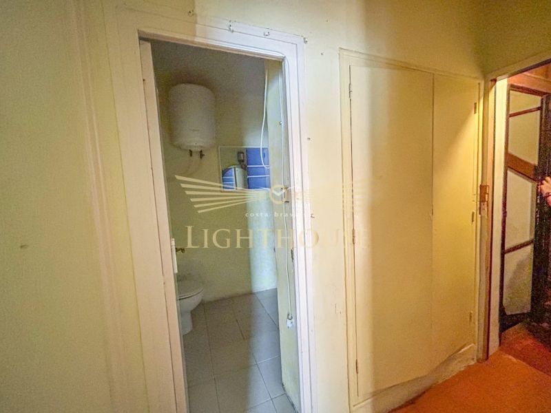 Здание на продажу на второй линии от пляжа Льорет-де-Мар.